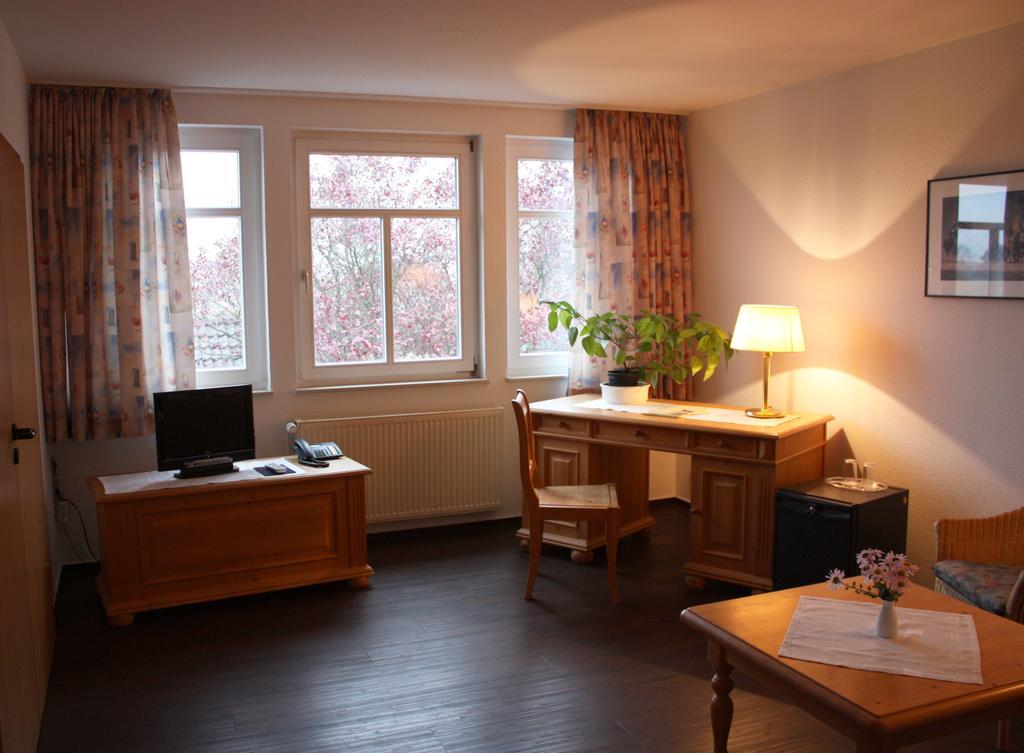 Ostseehotel Kluetzer Winkel Hohen Schoenberg Exterior photo