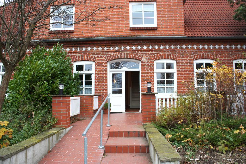 Ostseehotel Kluetzer Winkel Hohen Schoenberg Exterior photo