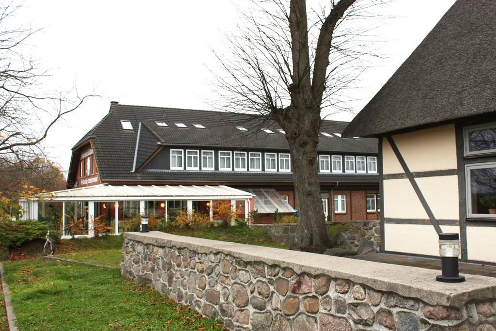 Ostseehotel Kluetzer Winkel Hohen Schoenberg Exterior photo