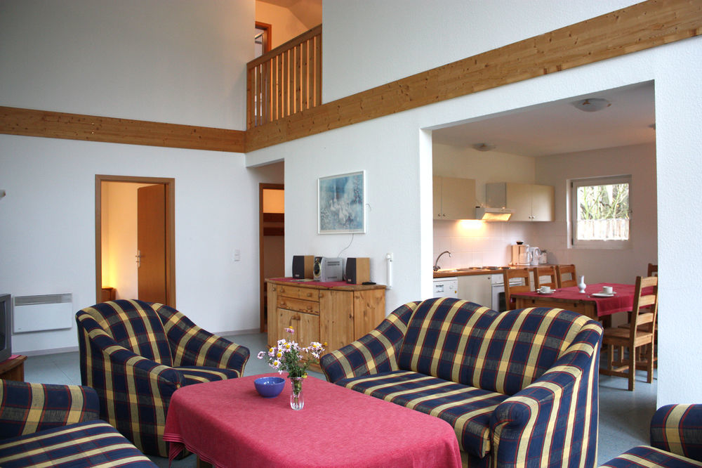 Ostseehotel Kluetzer Winkel Hohen Schoenberg Exterior photo